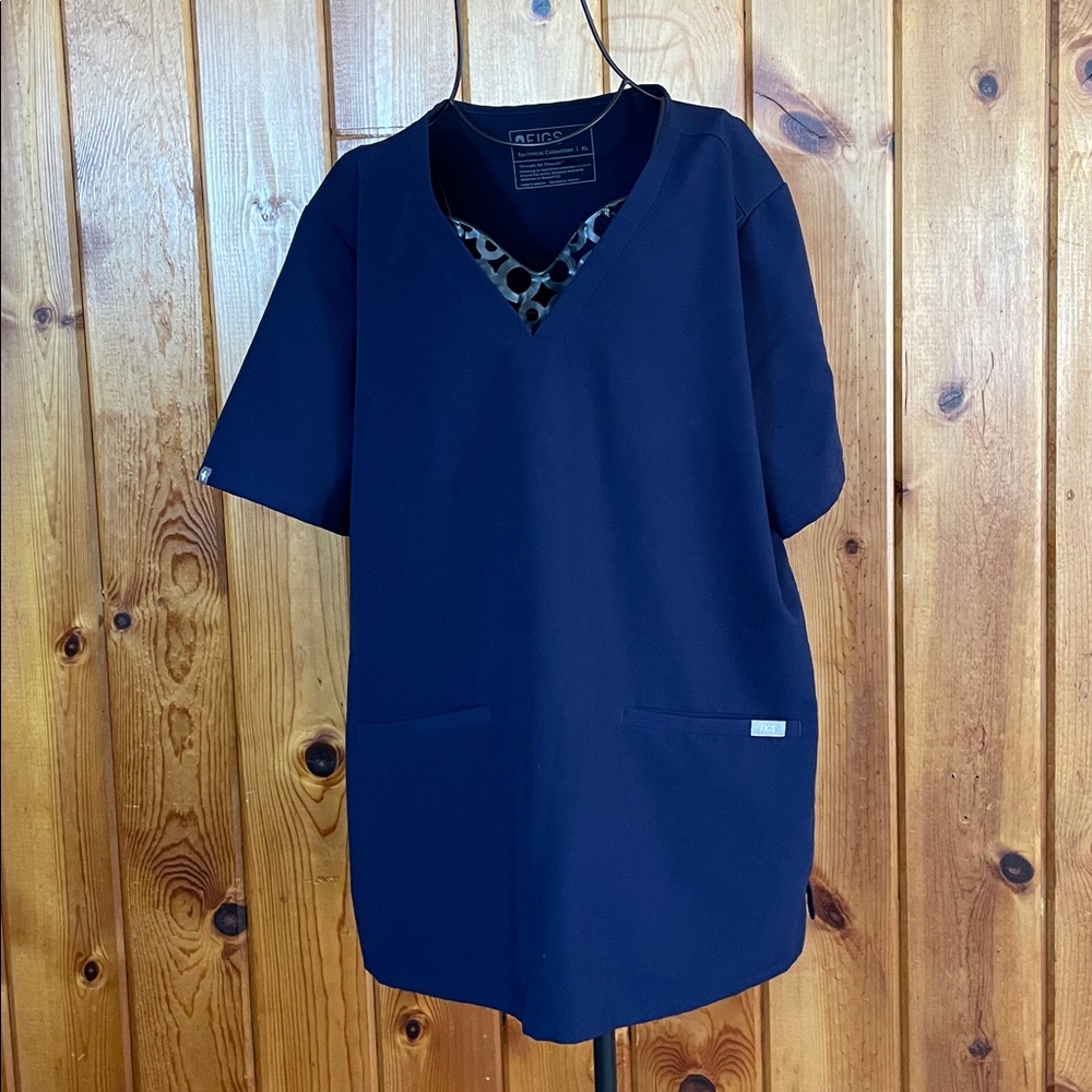 Figs Catarina one pocket scrub top women’s nurse scrubs navy blue Size XL - Picture 4 of 11